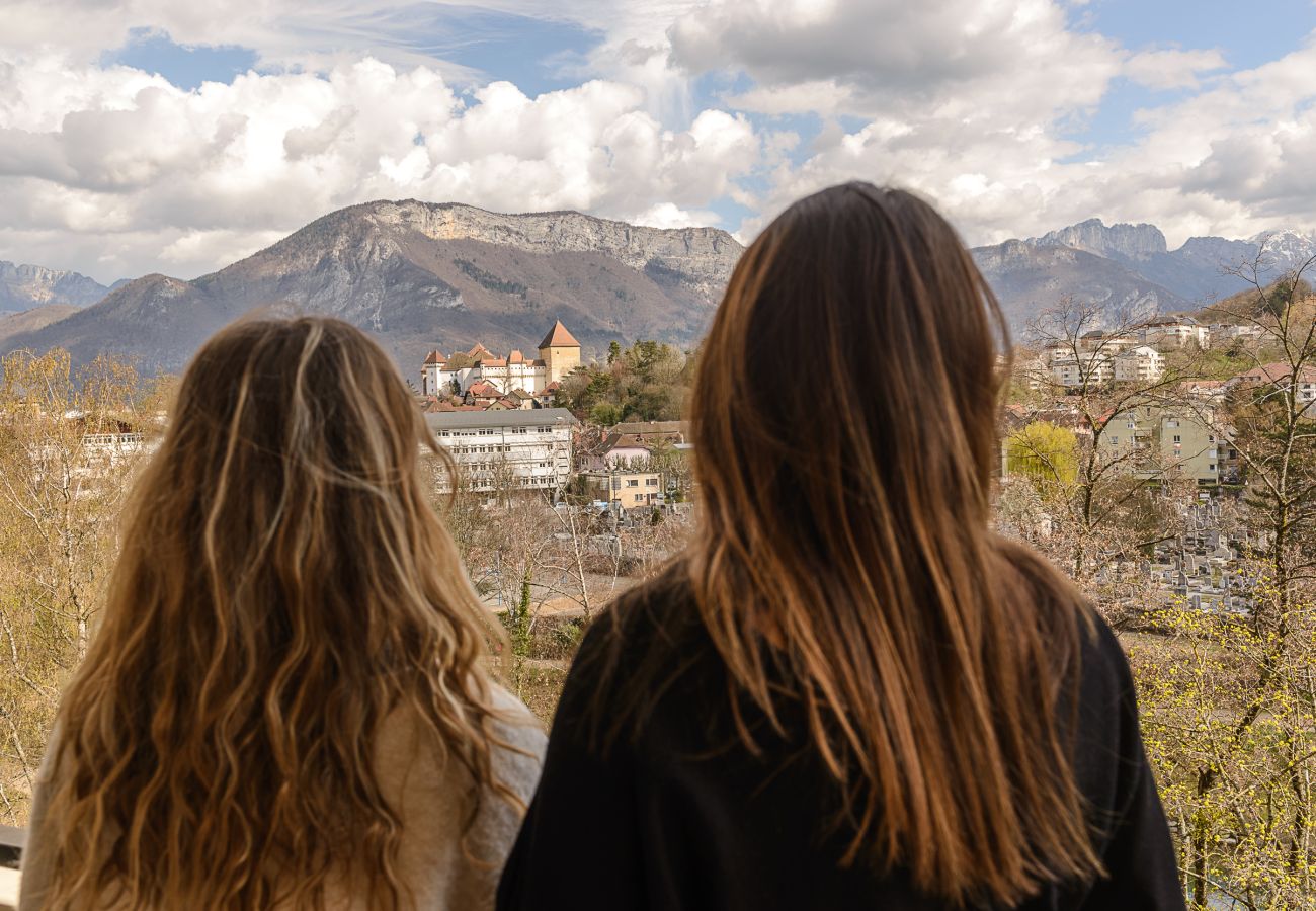 Car-free vacations  enjoy a car-free stay. Stay on foot or by bus