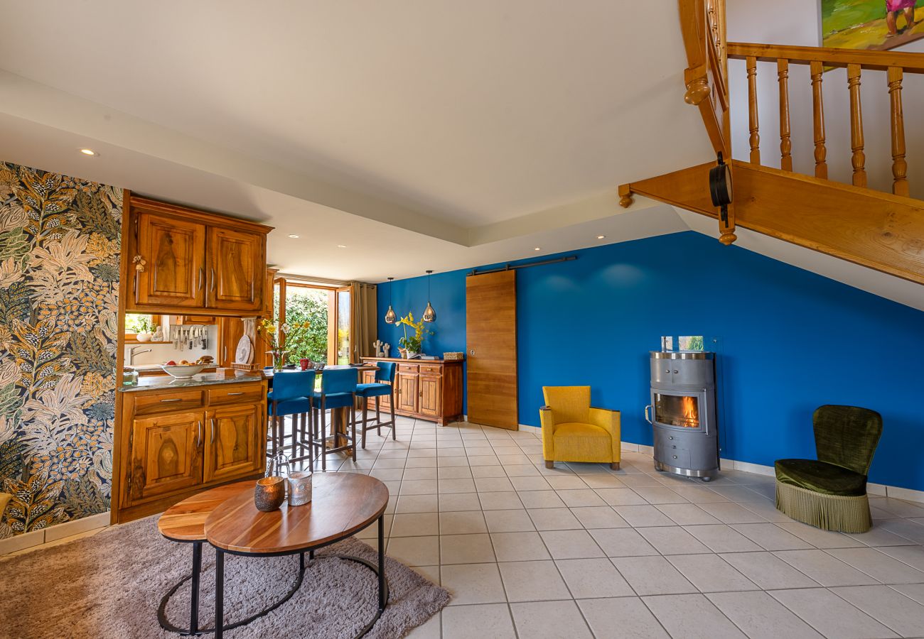 House rental with panoramic view Saint Jorioz Rent a house on the banks of Lake Annecy for families, mountain retreats, gites to rent in the Alps, waterfront property