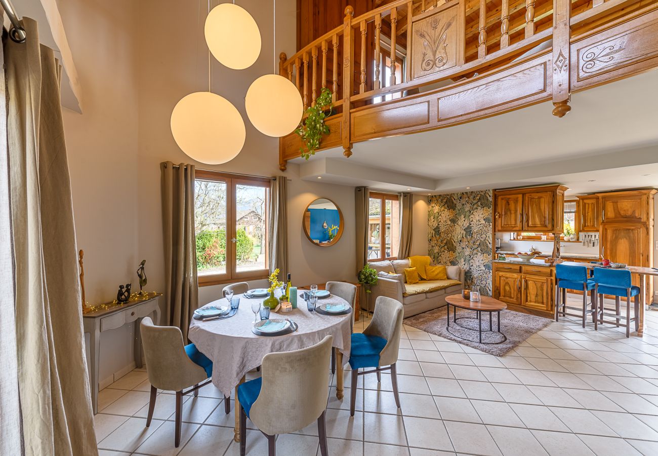 House for rent 2 bedrooms Saint Jorioz Rent a house on the banks of Lake Annecy for families, mountain retreats, gites to rent in the Alps, waterfront property