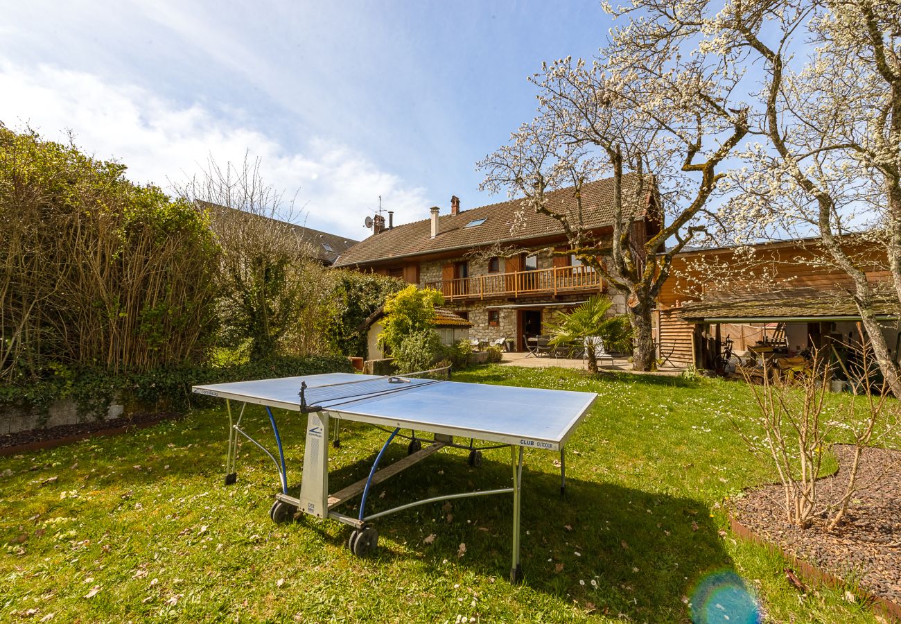 House for rent Saint Jorioz Rent a house on the banks of Lake Annecy for families, mountain retreats, gites to rent in the Alps, waterfront property