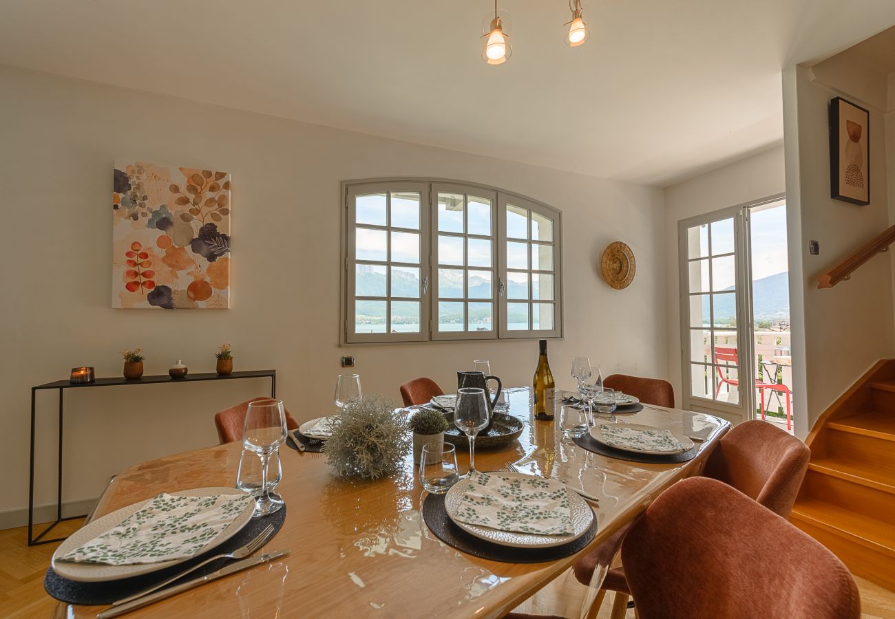 What's the weather like in Annecy in June? Rent a house on the banks of Lake Annecy for families, waterfront seminar, gite to rent in the Alps, waterfront house