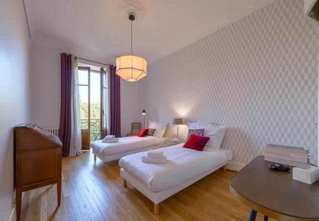 Lake Annecy hotel Flat rental in Annecy city centre, accommodation to rent for 6 people, typical Annecy accommodation, French holiday
