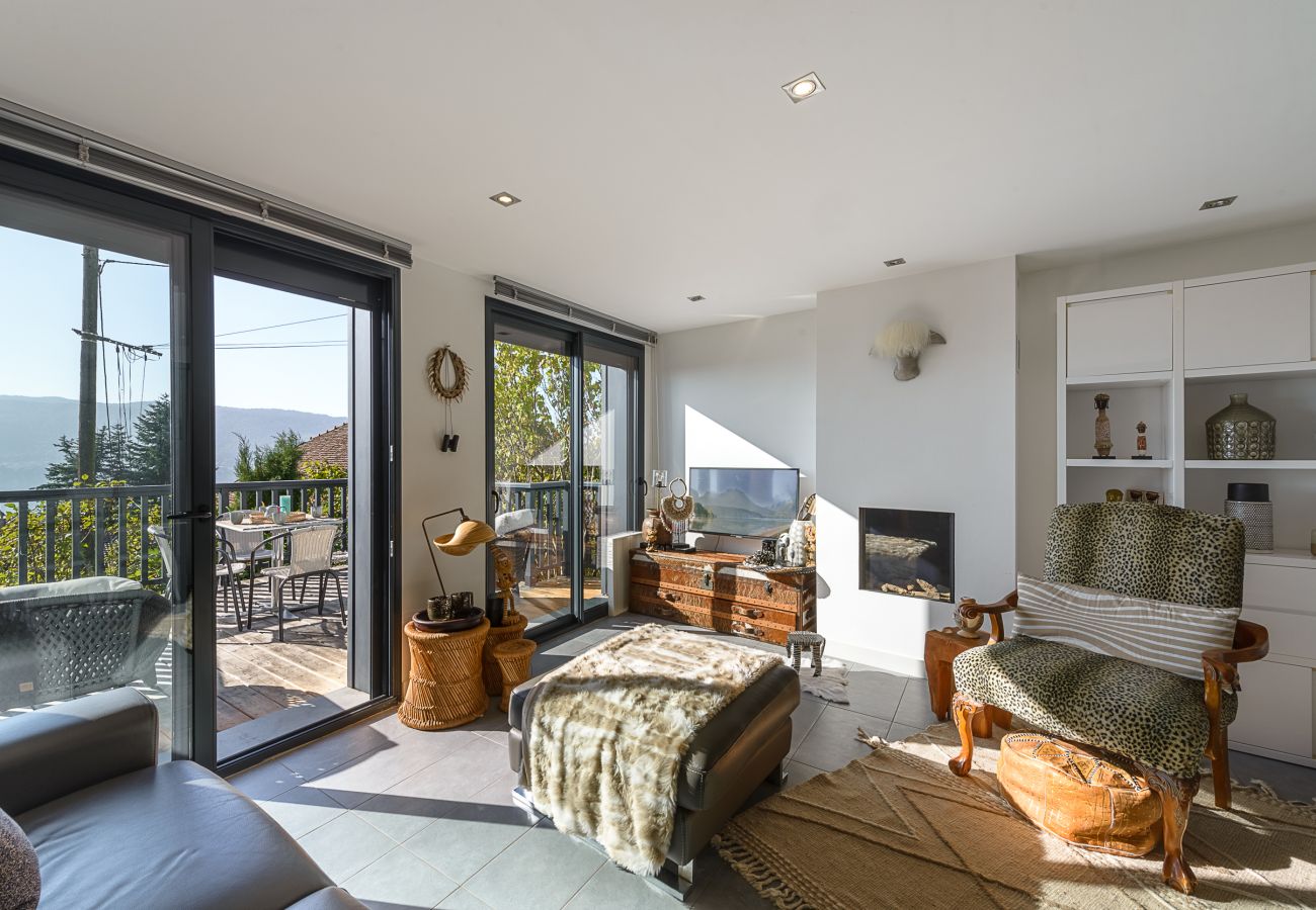 Where to stay in Veyrier du Lac? lake view, Veyrier du lac, 4 people, high-end concierge service, apartment to rent in Annecy