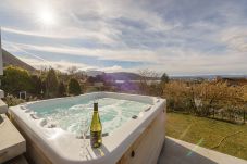 villa with jaccuzi lake view annecy for rent
