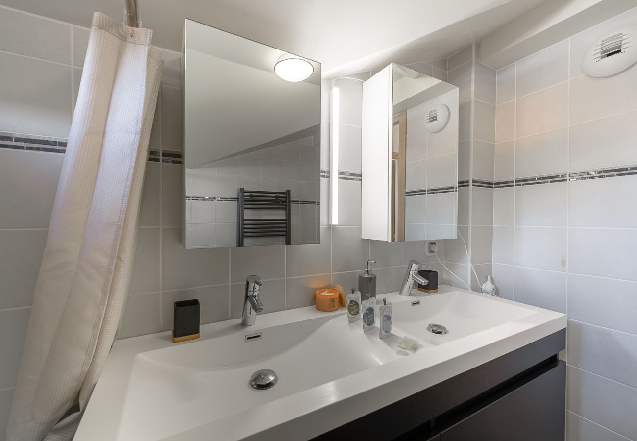 Apartment in Sévrier - SEVRIER - Ma Cachette Lacustre Vue lac Apartment in Sévrier - SEVRIER - Ma Cachette Lacustre Vue lac