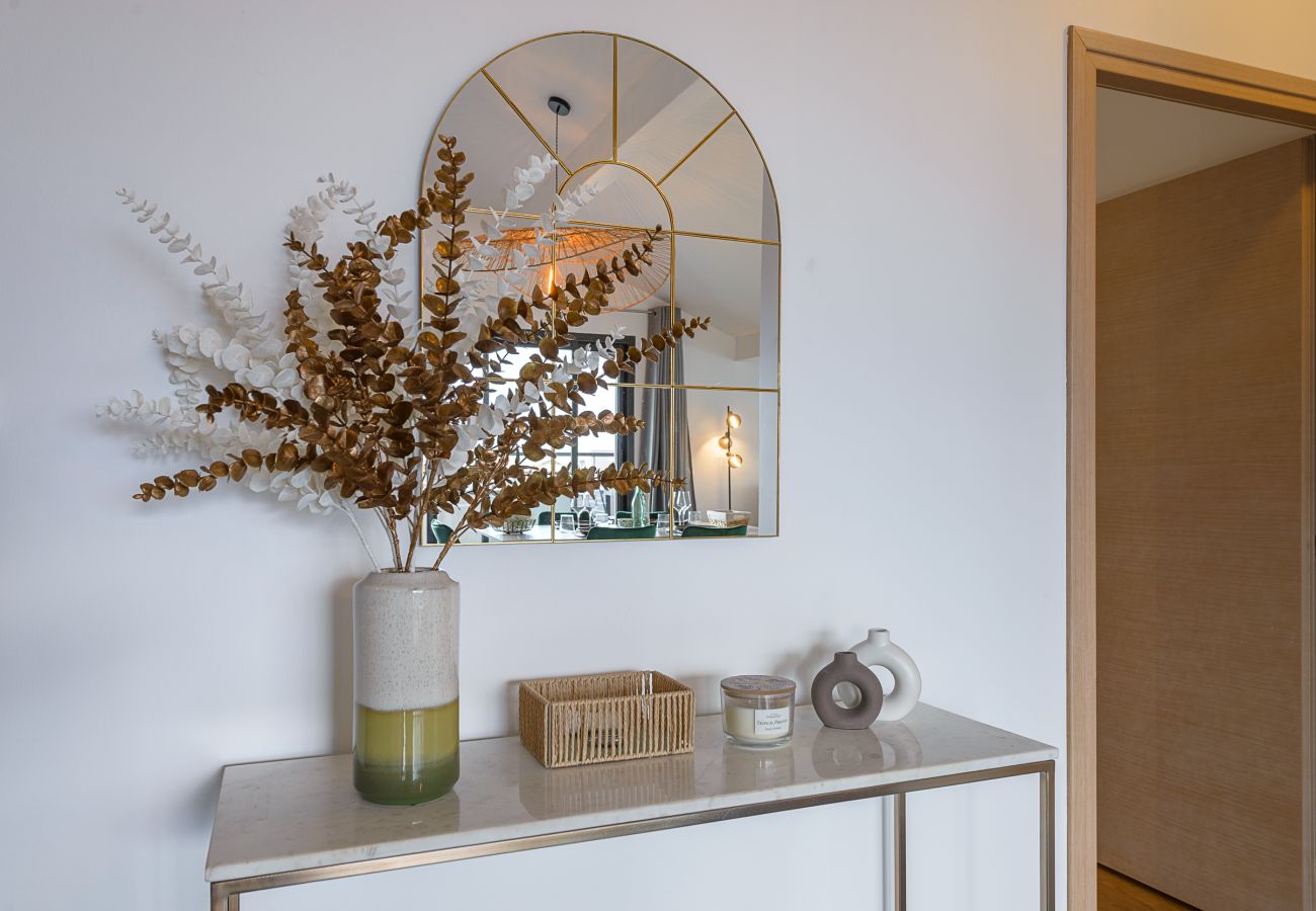 Favourite flat in Sévrier Accommodation to rent on the shores of Lake Annecy with a lake view