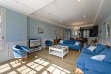 Large house to rent with garden and bright living room in Saint-Jorioz 
