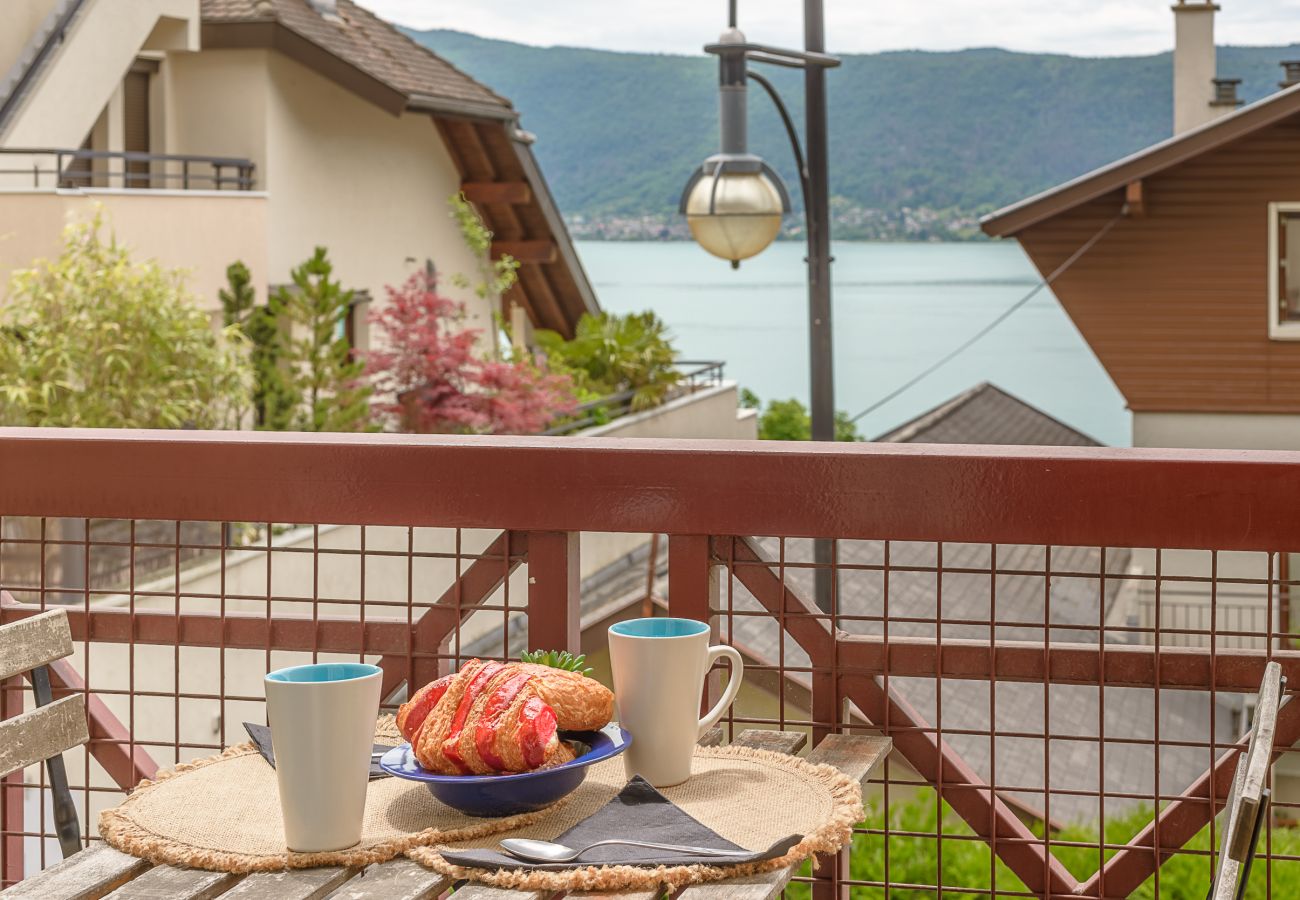 Stay in the cocoon of Veyrier du lac with LLA Selections  Stay in the cocoon of Veyrier du lac with LLA Selections