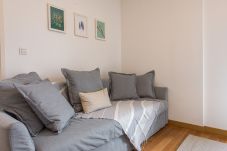 salon, appartement, luxe, location saisonnière, annecy, vacances, vue lac, montagne, hôtel, plage privée, neige, soleil 