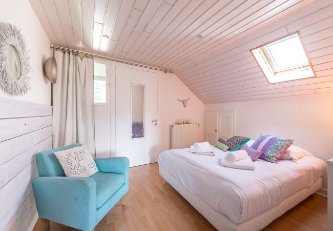 Chambre - Location saisonnière chambre double, cocooning, location saisonnière, vacances, saint-jorioz, lac, montagne, luxe, maison, hôtel, neige, soleil