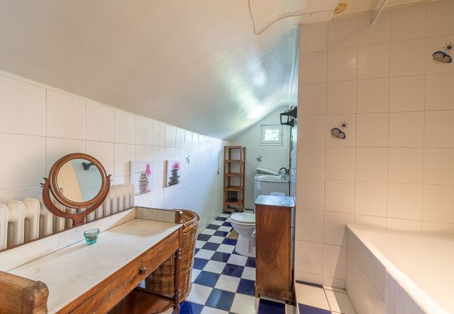 Salle de bain - Location saisonnière salle de bain, cocooning, location saisonnière, vacances, saint-jorioz, lac, montagne, luxe, maison, hôtel, neige, soleil