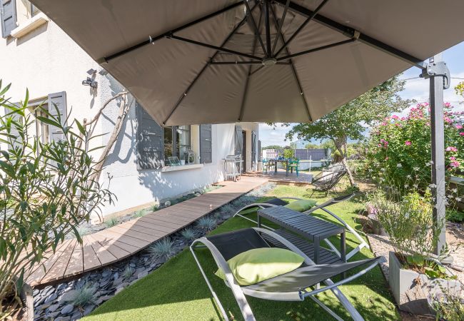 Jardin aménagé - Location saisonnière jardin, cocooning, location saisonnière, vacances, saint-jorioz, lac, montagne, luxe, maison, hôtel, neige, soleil