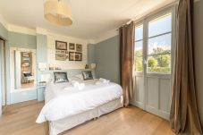 chambre, cocooning, location saisonnière, vacances, saint-jorioz, lac, montagne, luxe, maison, hôtel, neige, soleil