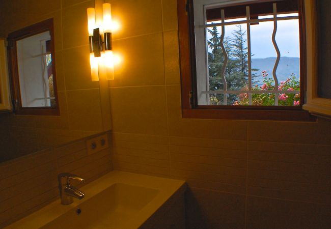 Salle de bain - Location saisonnière  salle de bain, appartement, luxe, location saisonnière, annecy, vacances, vue lac, montagne, chalet, hôtel, neige, soleil