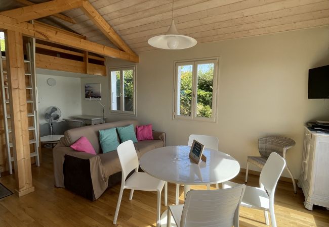 Salle à manger - Location saisonnière  salle à manger, appartement, luxe, location saisonnière, annecy, vacances, vue lac, montagne, chalet, hôtel, neige, soleil