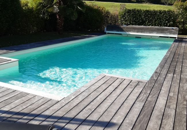 louer une maison annecy maison, luxe, location saisonnière, annecy, vacances, neige, plage, hôtel, soleil, hiver, village, montagnes, lac, piscine
