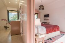 chambre, appartement, luxe, location saisonnière, annecy, vacances, vue lac, montagne, hôtel, neige, soleil, plage, famille