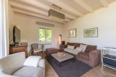maison, luxe, location saisonnière, annecy, vacances, accès au lac, ponton privé, montagne, hôtel, neige, soleil, bateau 