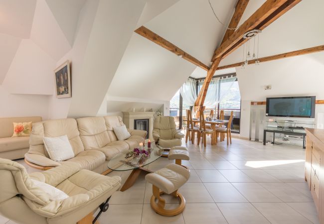 Appartement à Duingt - LES LIBELLULES - LOFT surplombant le lac Appartement à Duingt - LES LIBELLULES - LOFT surplombant le lac