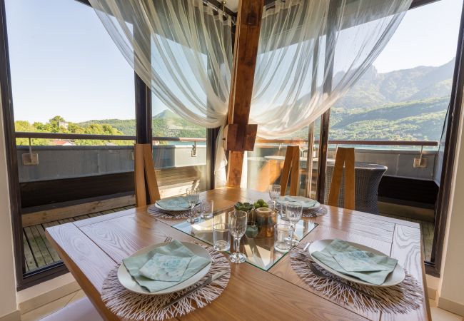 Appartement à Duingt - LES LIBELLULES - LOFT surplombant le lac Appartement à Duingt - LES LIBELLULES - LOFT surplombant le lac