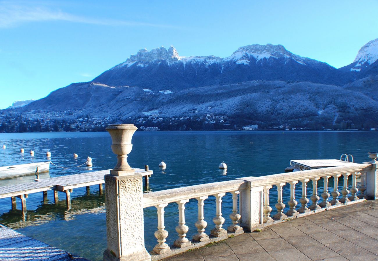 LLA Selections - Location saisonnière de maisons et chalets Premium  lac, appartement, luxe, location saisonnière, annecy, vacances, vue lac, montagne, hôtel, plage privée, neige, soleil
