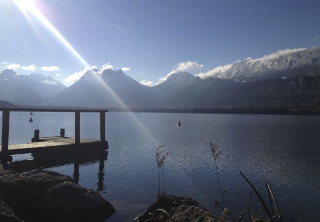 Lac d'Annecy - Location saisonnière  lac d'Annecy, chalet, location saisonnière, annecy, vacances, lac, montagne, luxe, maison, hôtel, neige, soleil