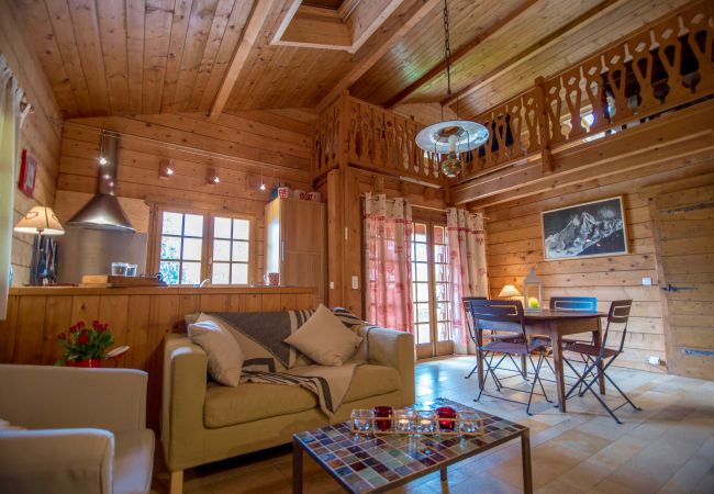 Pièce à vivre - Location saisonnière  pièce à vivre, chalet, location saisonnière, annecy, vacances, lac, montagne, luxe, maison, hôtel, neige, soleil