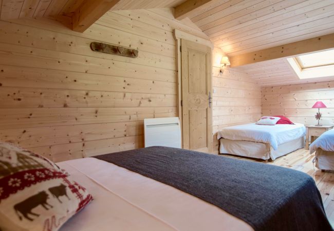 Chambre - Location saisonnière  chambre, chalet, location saisonnière, annecy, vacances, lac, montagne, luxe, maison, hôtel, neige, soleil