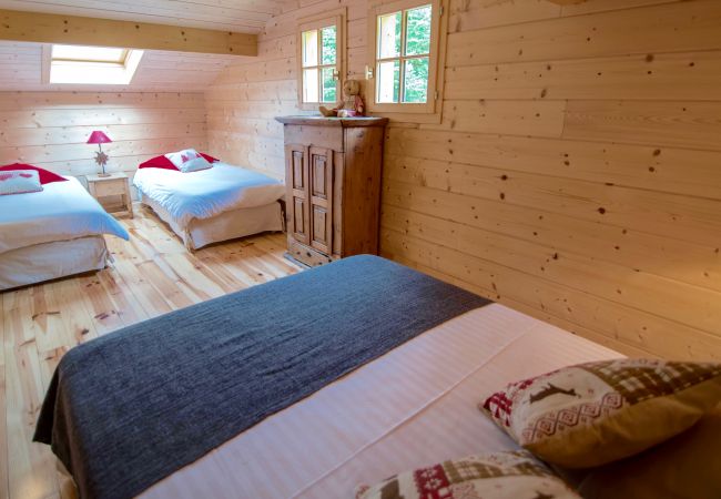 Chambre - Location saisonnière  chambre, chalet, location saisonnière, annecy, vacances, lac, montagne, luxe, maison, hôtel, neige, soleil