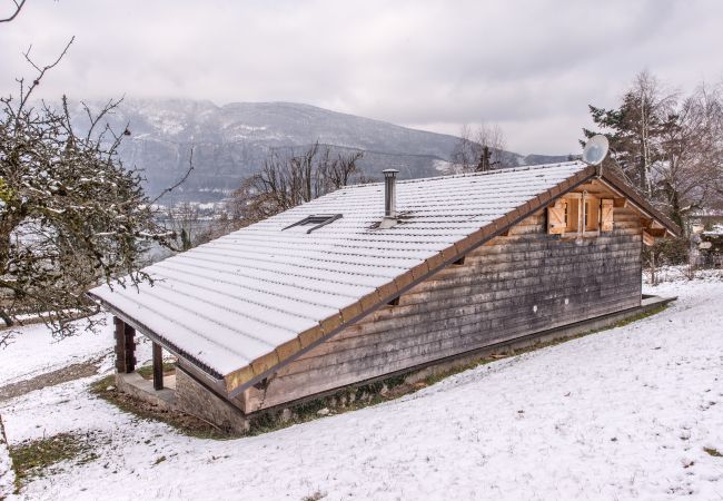 LLA Selections - Location saisonnière de maisons et chalets Premium façade, chalet, location saisonnière, annecy, vacances, lac, montagne, luxe, maison, hôtel, neige, soleil