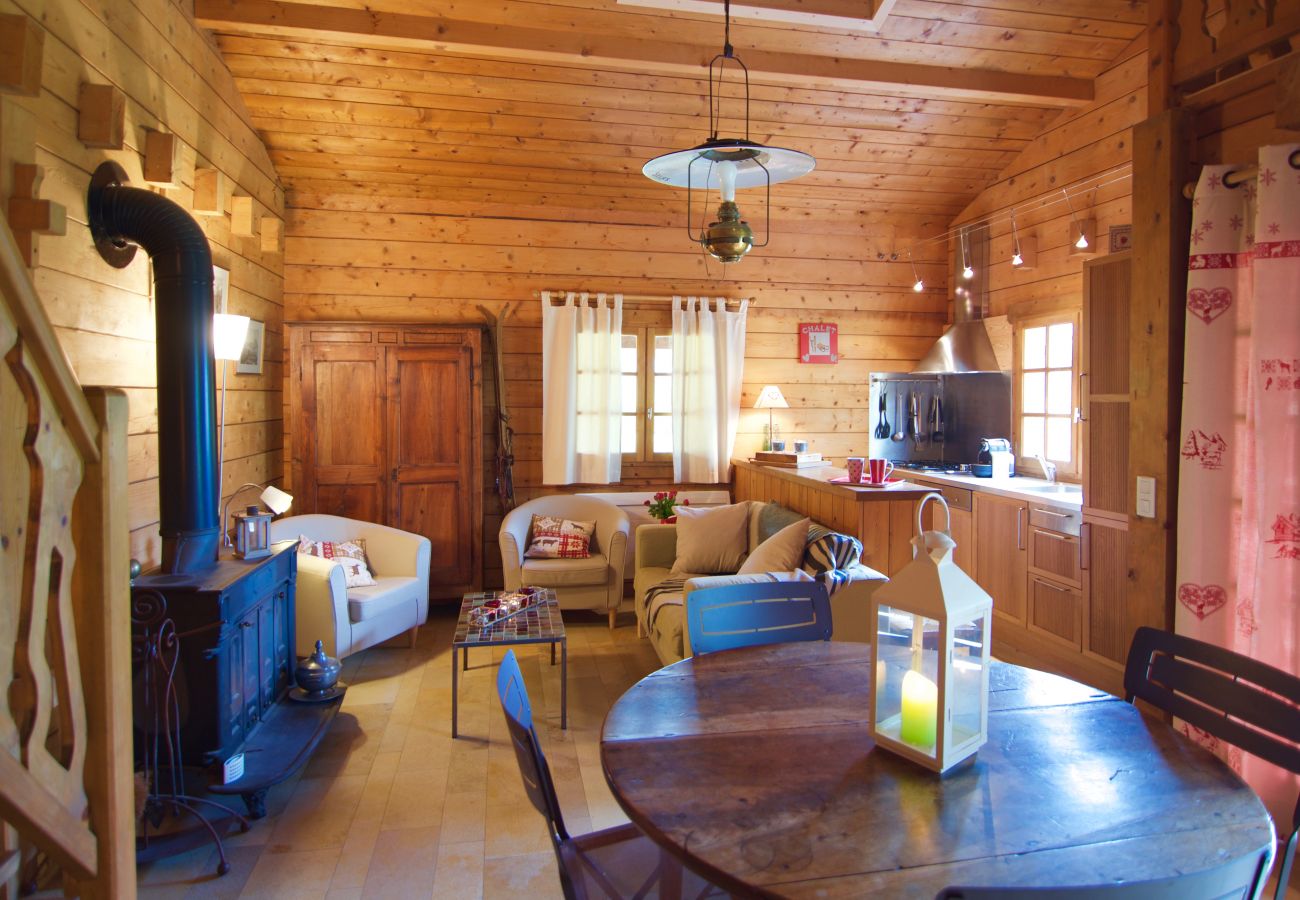 Pièce à vivre - Location saisonnière  pièce à vivre, chalet, location saisonnière, annecy, vacances, lac, montagne, luxe, maison, hôtel, neige, soleil