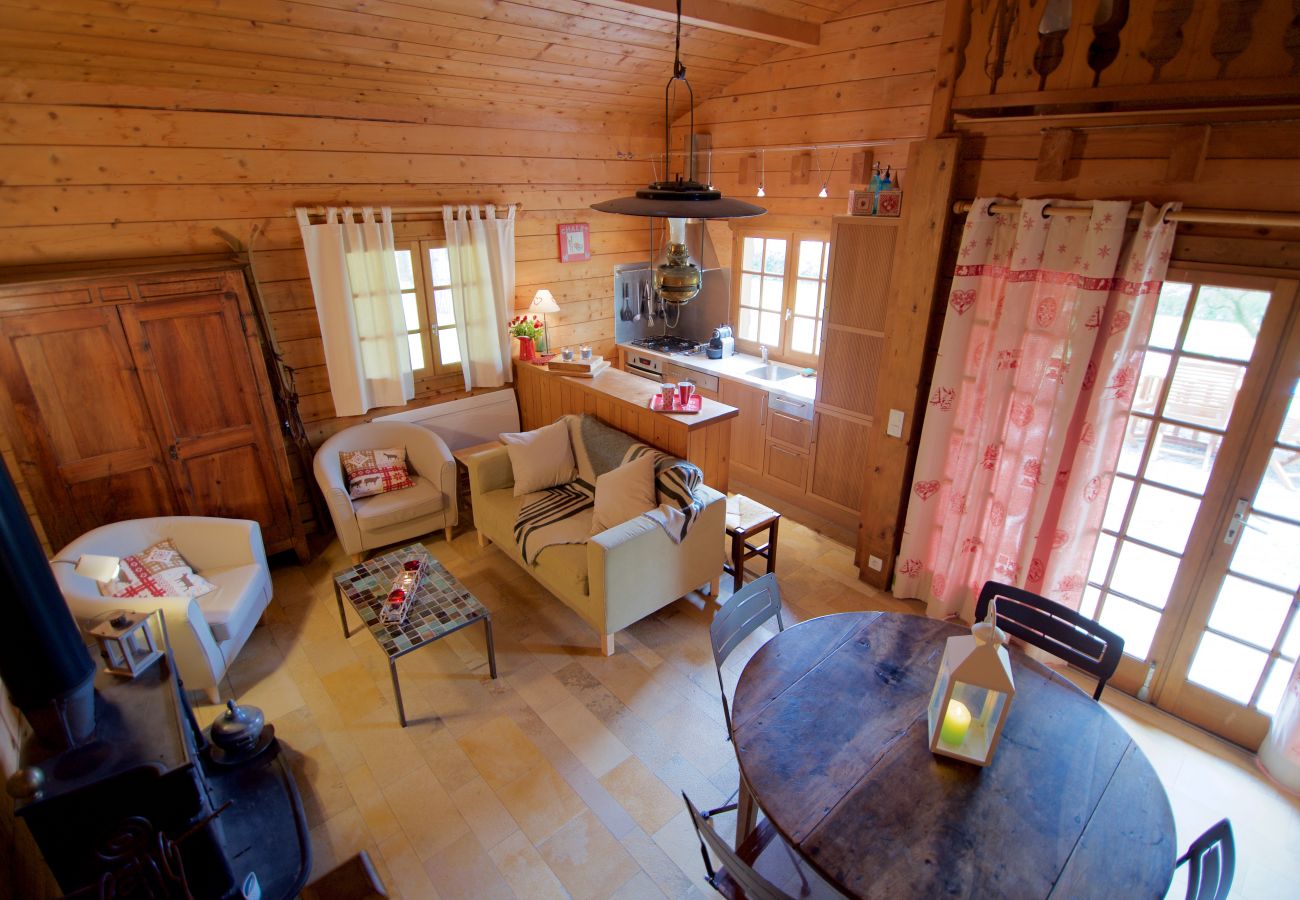 Pièce à vivre - Location saisonnière  pièce à vivre, chalet, location saisonnière, annecy, vacances, lac, montagne, luxe, maison, hôtel, neige, soleil