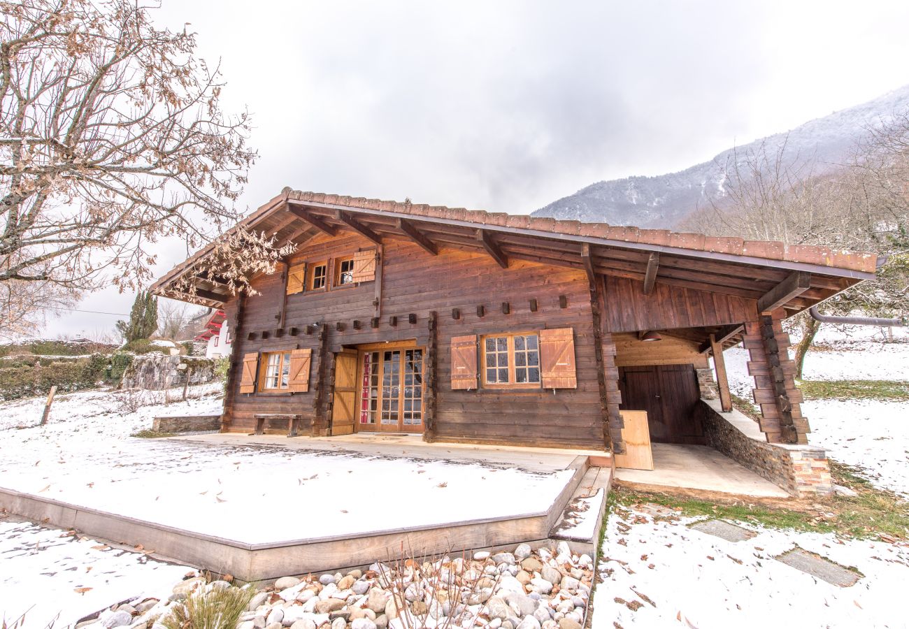 Façade - Location saisonnière  façade, famille, chalet, location saisonnière, annecy, vacances, lac, montagne, luxe, maison, hôtel, neige, soleil