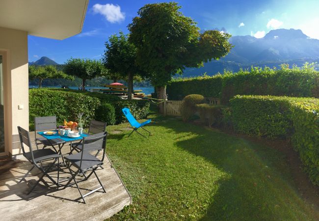 Appartement à Duingt - BAIE DES VOILES - #2 rez de jardin, 1ch. acces lac Appartement à Duingt - BAIE DES VOILES - #2 rez de jardin, 1ch. acces lac