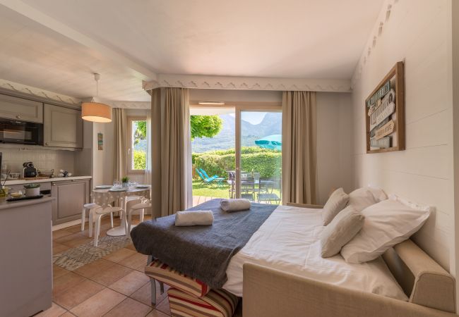 Appartement à Duingt - BAIE DES VOILES - #2 rez de jardin, 1ch. acces lac Appartement à Duingt - BAIE DES VOILES - #2 rez de jardin, 1ch. acces lac