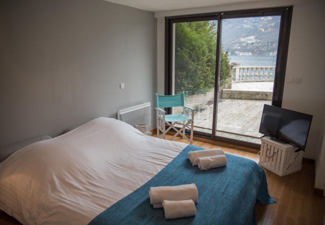 Appartement à Duingt - LES LIBELLULES - UNIQUE : Accès direct au Lac ! Appartement à Duingt - LES LIBELLULES - UNIQUE : Accès direct au Lac !