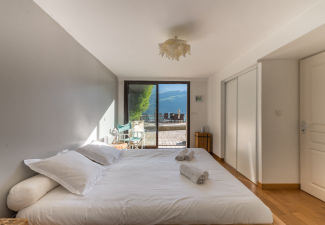 Appartement à Duingt - LES LIBELLULES - UNIQUE : Accès direct au Lac ! Appartement à Duingt - LES LIBELLULES - UNIQUE : Accès direct au Lac !