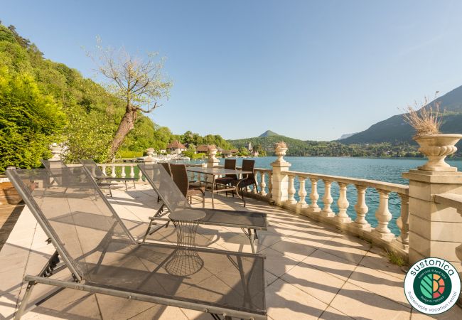 appartement, plage privée, terrasse, soleil, location saisonnière, conciergerie haut de gamme, vacances, hôtel, annecy, lac