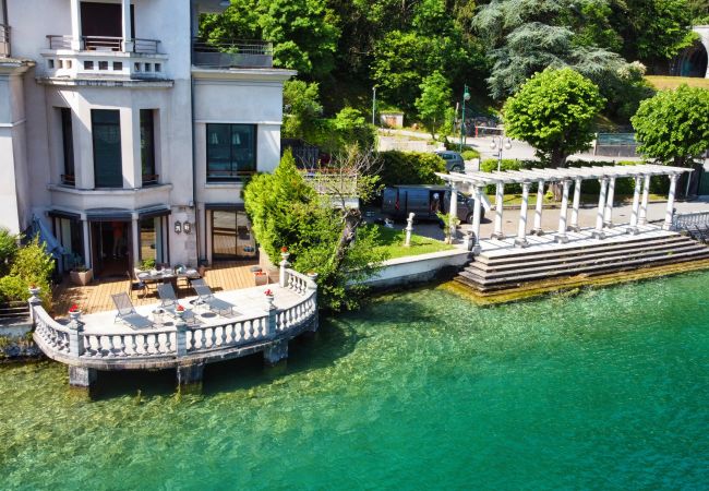 Appartement à Duingt - LES LIBELLULES - UNIQUE : Accès direct au Lac ! Appartement à Duingt - LES LIBELLULES - UNIQUE : Accès direct au Lac !