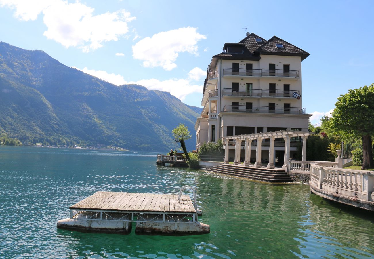 Appartement à Duingt - LES LIBELLULES - UNIQUE : Accès direct au Lac ! Appartement à Duingt - LES LIBELLULES - UNIQUE : Accès direct au Lac !