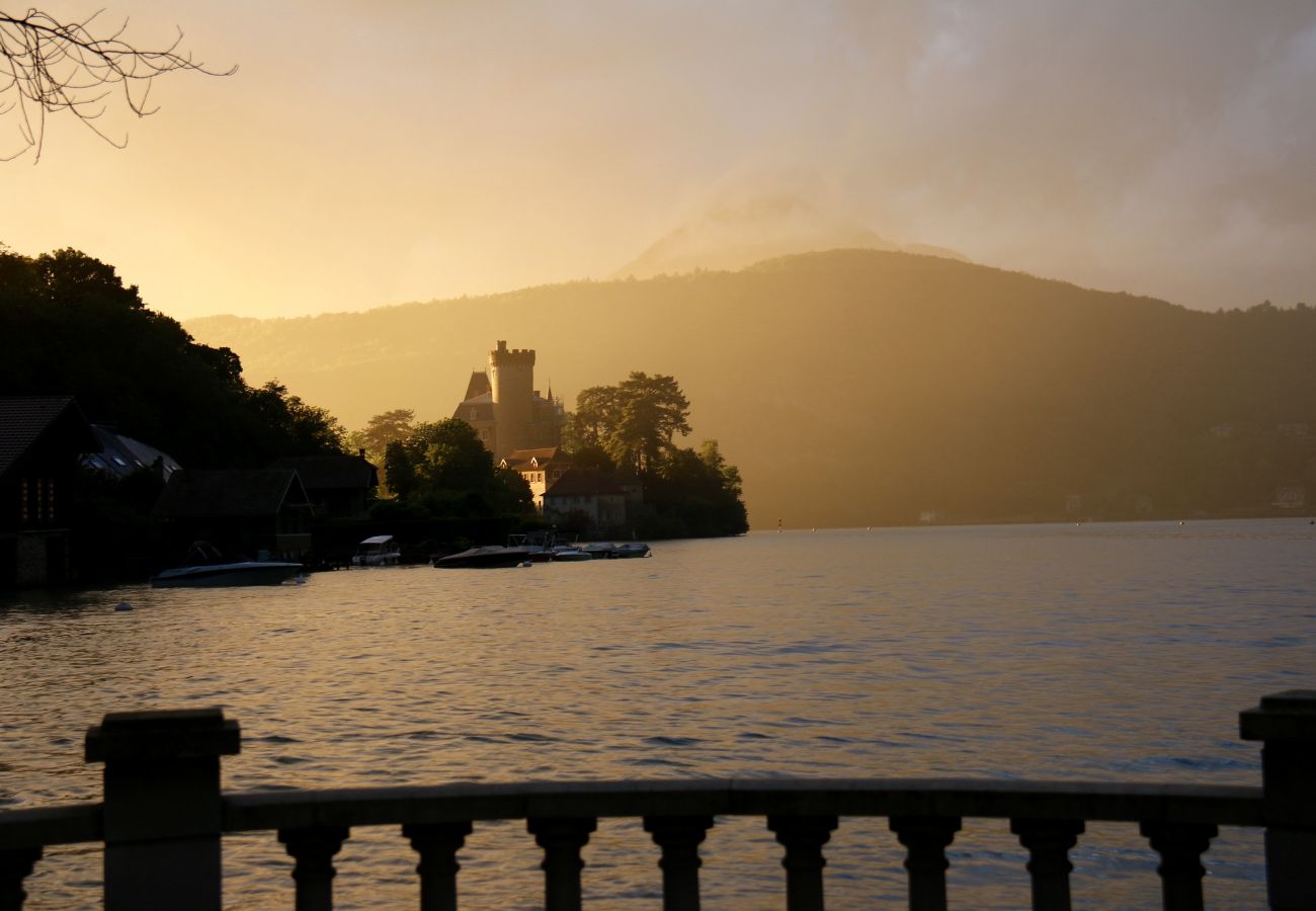 Appartement à Duingt - LES LIBELLULES - UNIQUE : Accès direct au Lac ! Appartement à Duingt - LES LIBELLULES - UNIQUE : Accès direct au Lac !