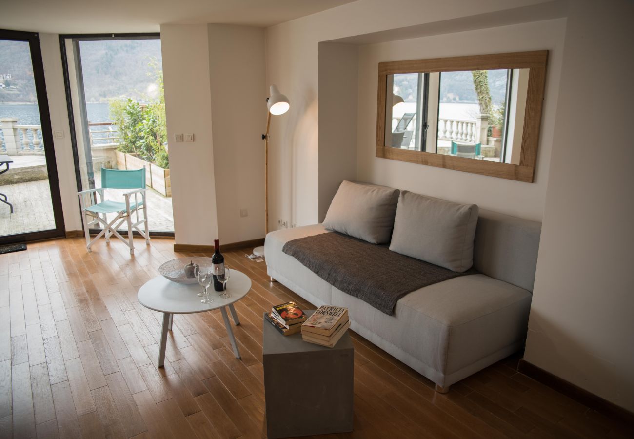 Pièce à vivre - Location saisonnière Annecy  salon, appartement, luxe, location saisonnière, annecy, vacances, vue lac, montagne, hôtel, plage privée, neige, soleil