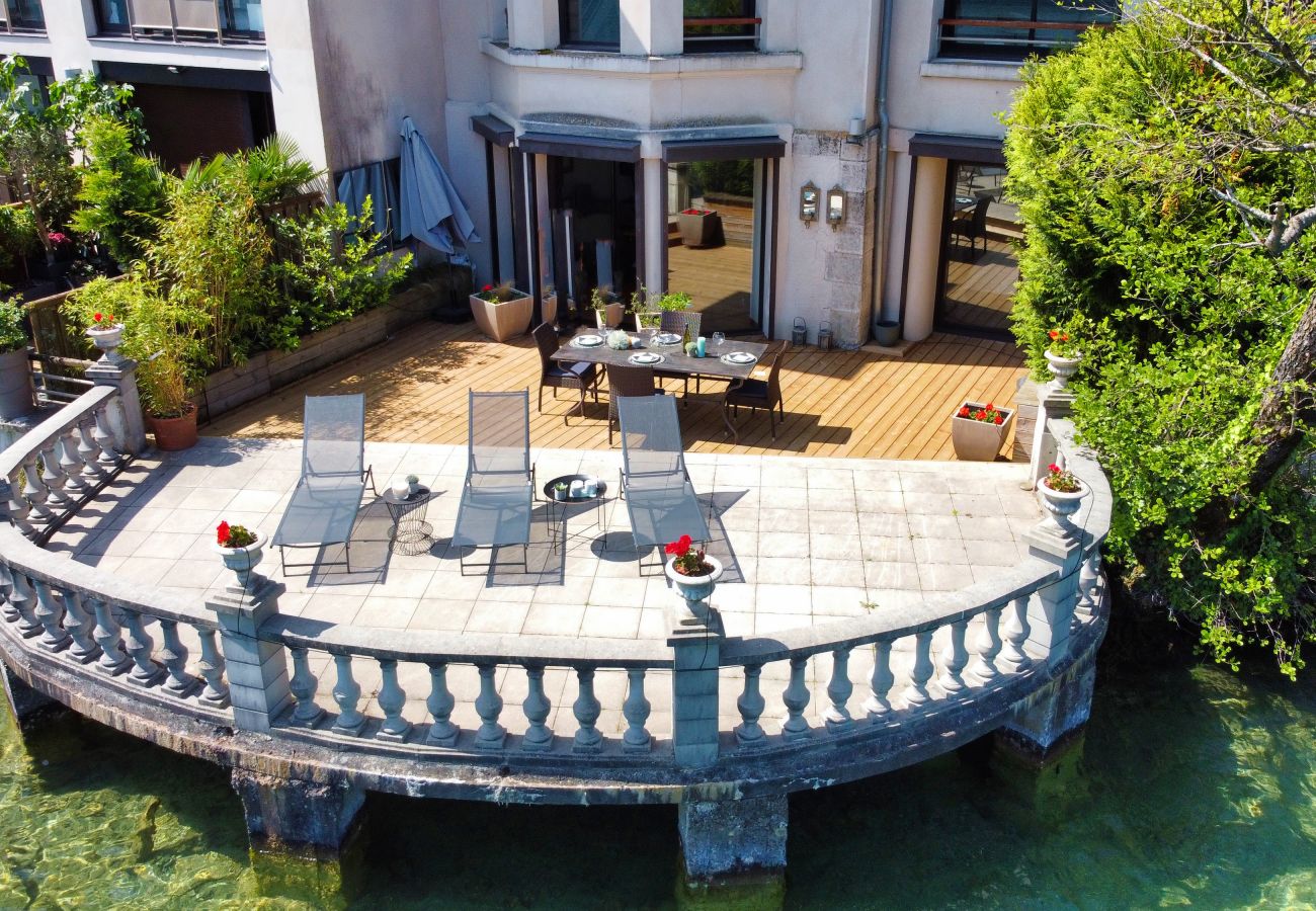 appartement location annecy appartement de standing, vue lac, location saisonnière Premium, annecy, conciergerie haut de gamme, vacances, airbnb luxe