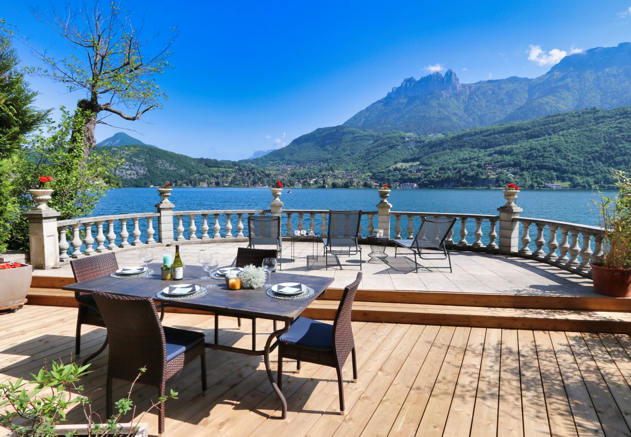 Appartement à louer airbnb annecy appartement de standing, vue lac, location saisonnière Premium, annecy, conciergerie haut de gamme, vacances, airbnb luxe