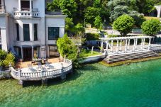 appartement de standing, vue lac, location saisonnière Premium, annecy, conciergerie haut de gamme, vacances, airbnb luxe