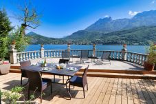 appartement de standing, vue lac, location saisonnière Premium, annecy, conciergerie haut de gamme, vacances, airbnb luxe