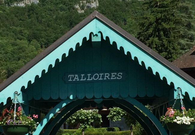 LLA Selections - Location saisonnière de maisons et chalets Premium  embarcadère, cocooning, location saisonnière, vacances, annecy, vue lac et montagnes, luxe, appartement, hôtel, neige, soleil