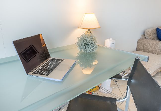 LLA Selections - Location saisonnière de maisons et chalets Premium  bureau, cocooning, location saisonnière, vacances, annecy, vue lac et montagnes, luxe, appartement, hôtel, neige, soleil