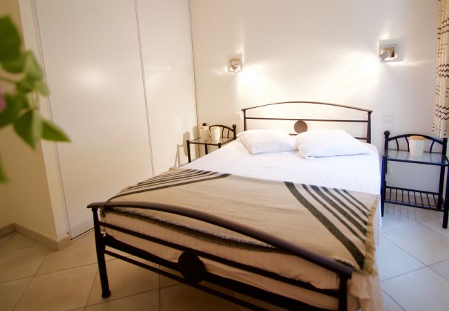 Appartement à Talloires-montmin - TALLOIRES- Superbe vue lac, Terrasse & Piscine Appartement à Talloires-montmin - TALLOIRES- Superbe vue lac, Terrasse & Piscine