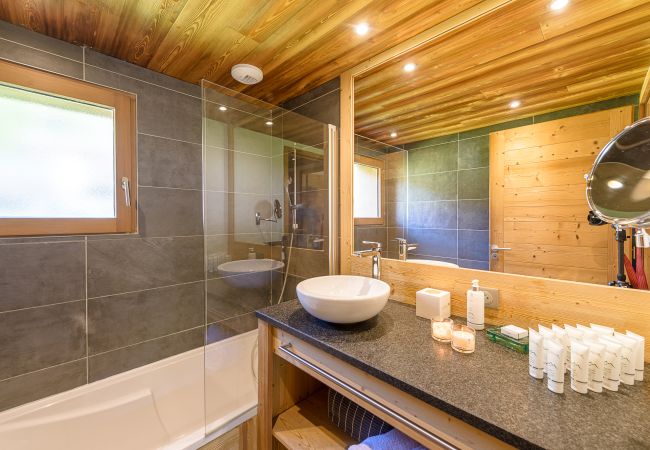 Appartement à La Clusaz - LCZ - Luxueux T4 centre village et spa, 5* Appartement à La Clusaz - LCZ - Luxueux T4 centre village et spa, 5*